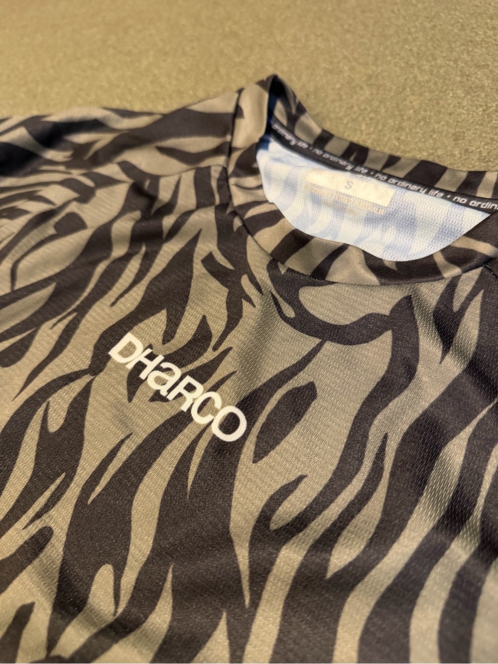 DHaRCO Zebra-Pattern Short Sleeve Jersey in Black & Olive - Picture 2 of 2
